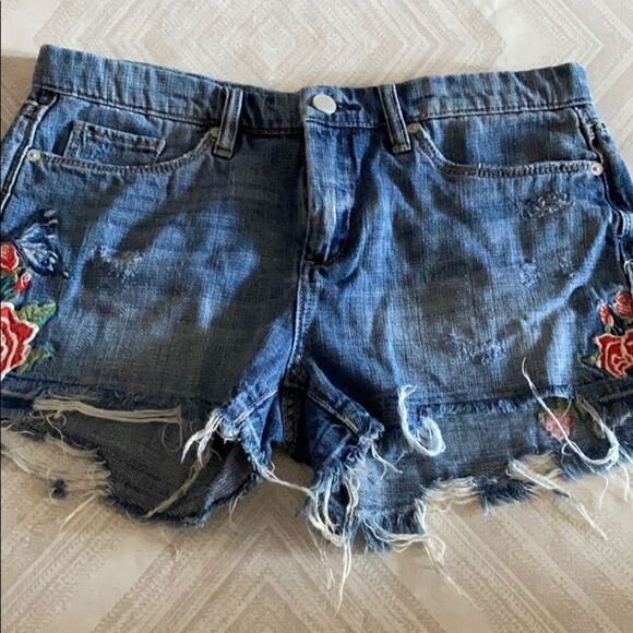Blank NYC Distressed Denim Shorts with Flowers - Picture 1 of 8